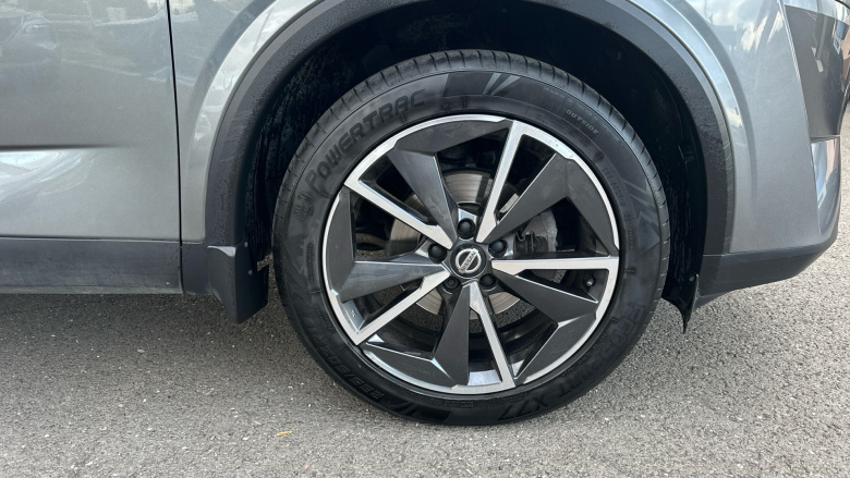 Nissan Qashqai 1.3 DiG-T MH Tekna 5dr Petrol Hatchback